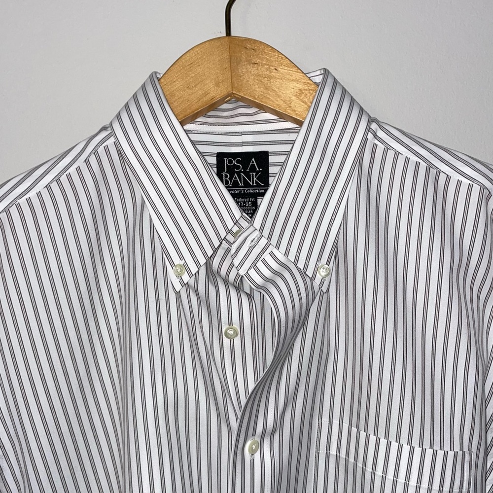 Jos A Bank Men's 17/35  Button Down Shirt Traveler's White /Black Pinstriped